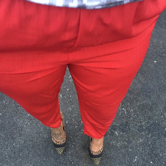 Sz. Small Petite Red Pants - Picture 2 of 5